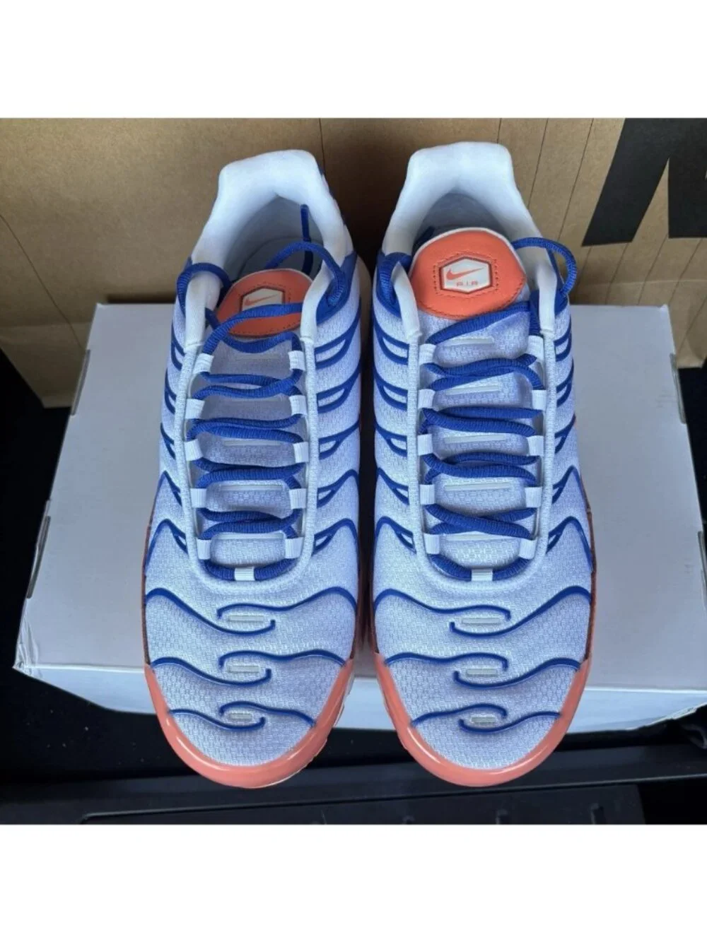 NEW Nike Air Max Plus Blue Coral White HF0665-900 Men Size 10, Womens 11.5